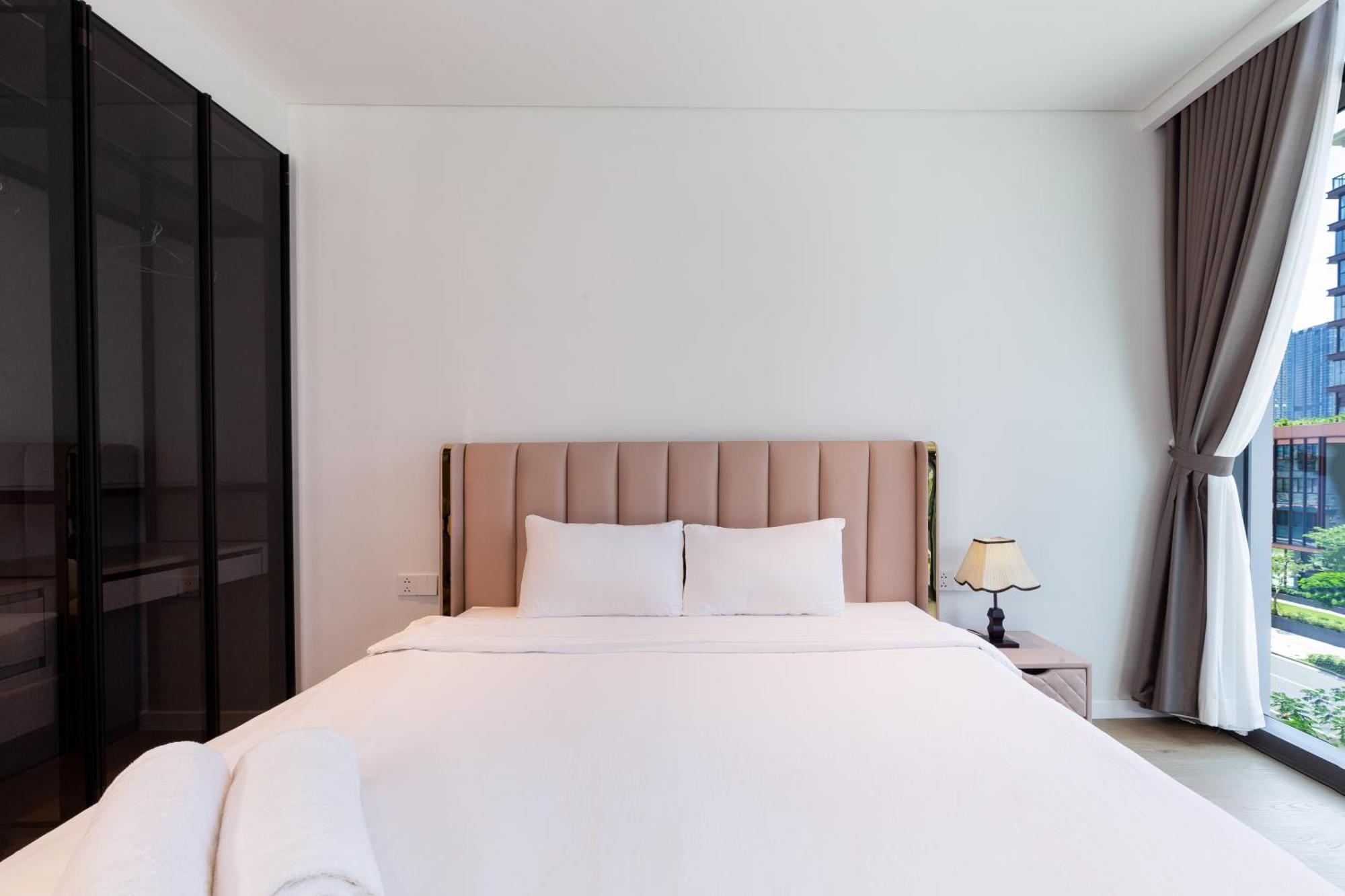 The Opera Apartment Cental Saigon Free Pool-Gym-Sauna Room- Golf Mini Ho Chi Minh City Exterior photo