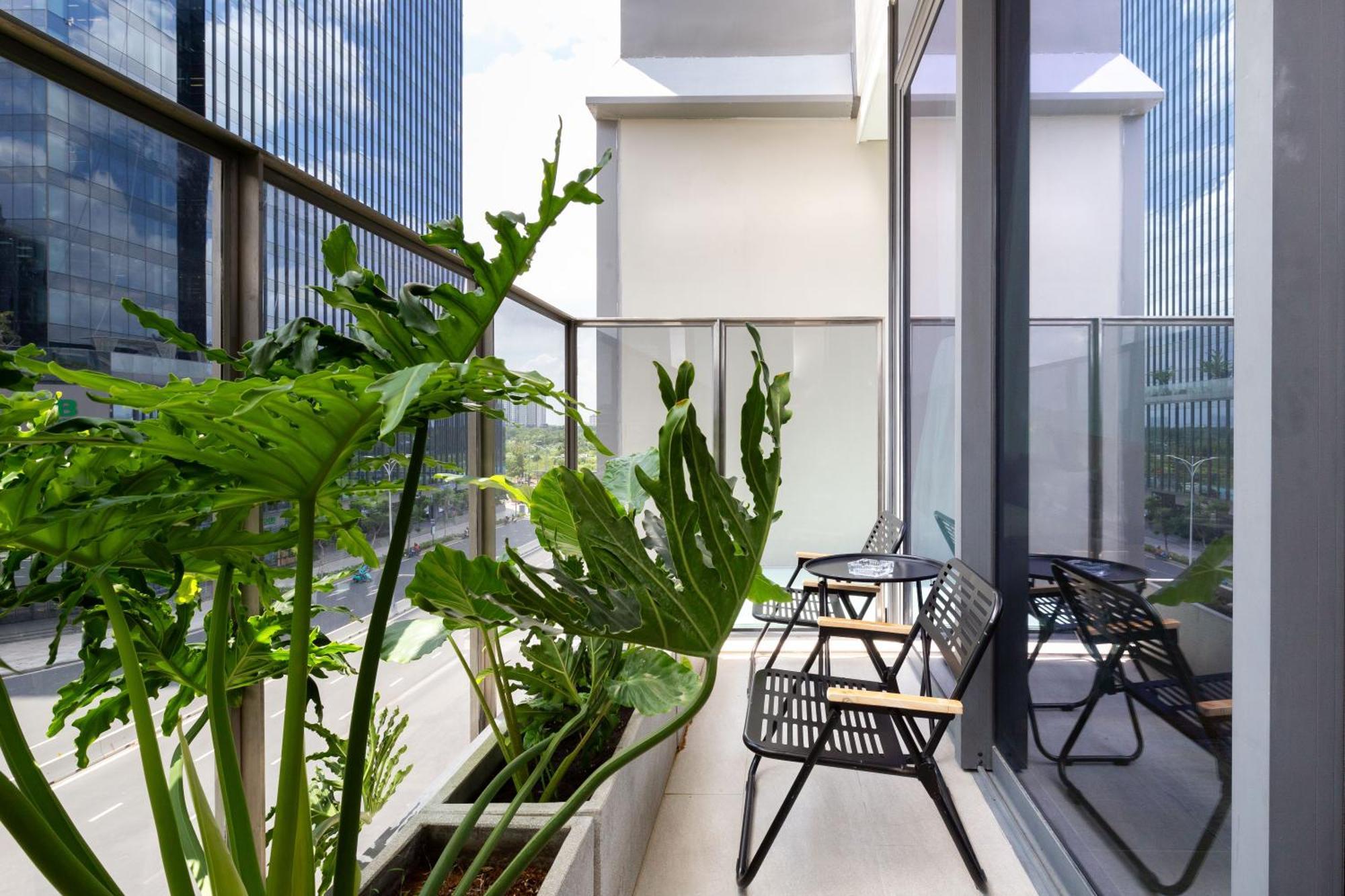 The Opera Apartment Cental Saigon Free Pool-Gym-Sauna Room- Golf Mini Ho Chi Minh City Exterior photo