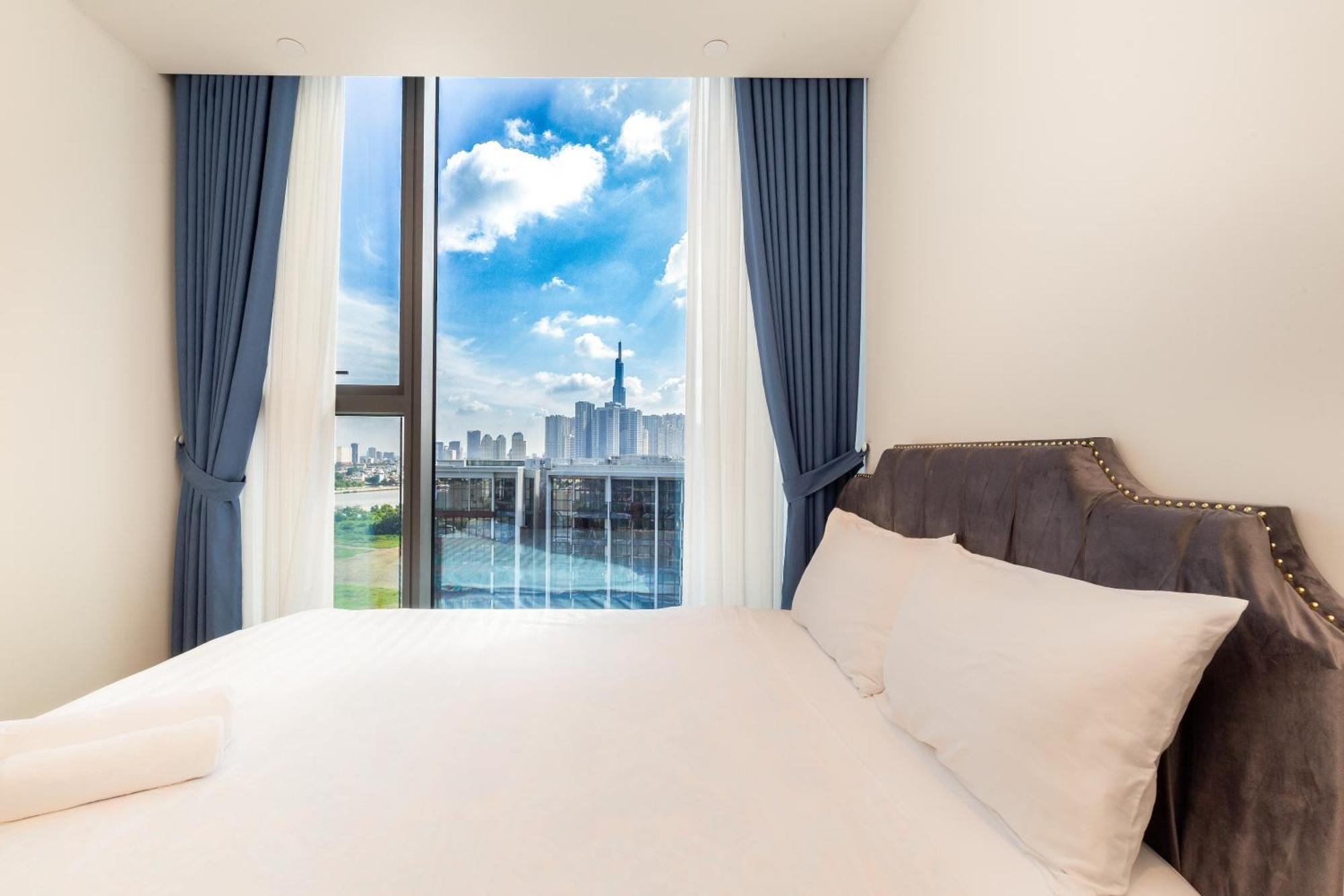 The Opera Apartment Cental Saigon Free Pool-Gym-Sauna Room- Golf Mini Ho Chi Minh City Exterior photo