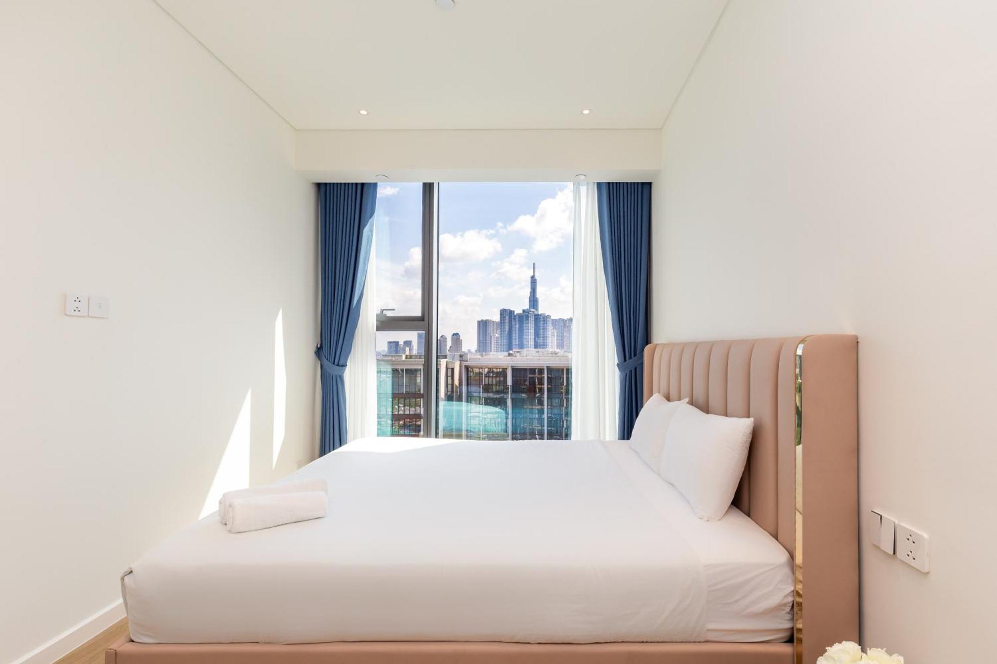 The Opera Apartment Cental Saigon Free Pool-Gym-Sauna Room- Golf Mini Ho Chi Minh City Exterior photo